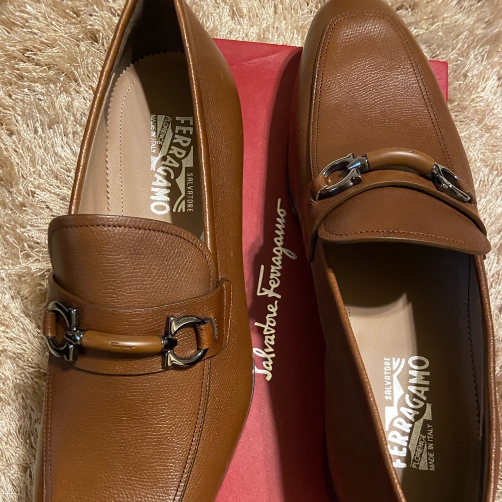 AUTHENTIC- Ferragamo leather Loafers